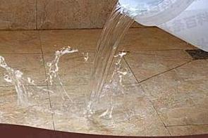 西平漏水维修 免砸砖防水材料该如何施工
